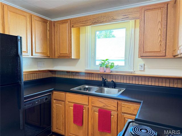 9930 Carlyle Avenue, Overland, MO 63114