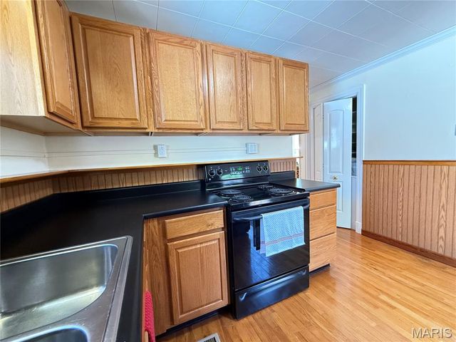 9930 Carlyle Avenue, Overland, MO 63114