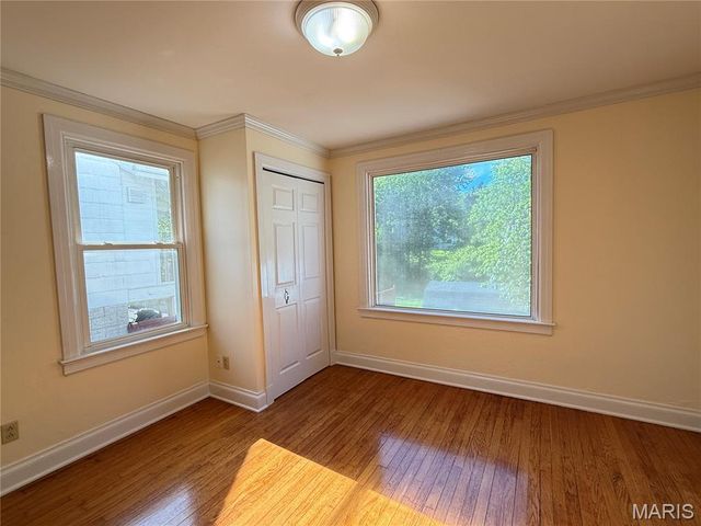 9930 Carlyle Avenue, Overland, MO 63114