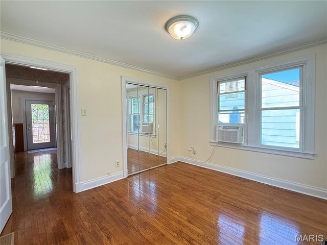 9930 Carlyle Avenue, Overland, MO 63114