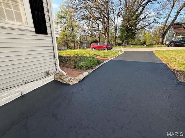 9930 Carlyle Avenue, Overland, MO 63114