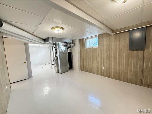 9930 Carlyle Avenue, Overland, MO 63114