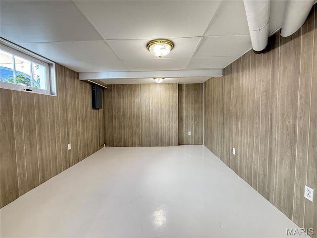 9930 Carlyle Avenue, Overland, MO 63114