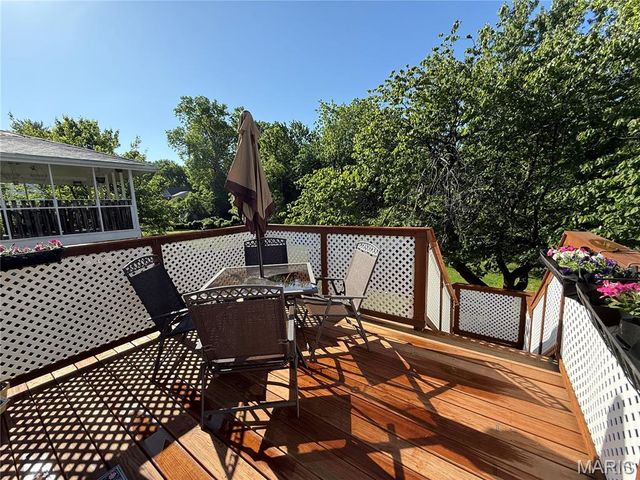 9930 Carlyle Avenue, Overland, MO 63114