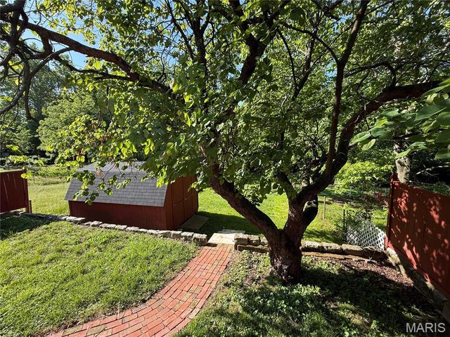 9930 Carlyle Avenue, Overland, MO 63114