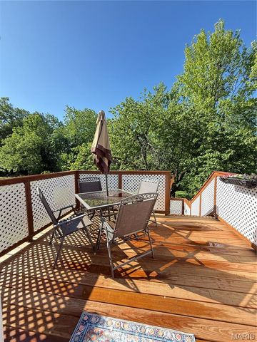9930 Carlyle Avenue, Overland, MO 63114
