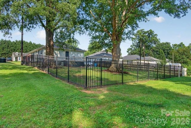 113 Pleasant Street, Belmont, NC 28012