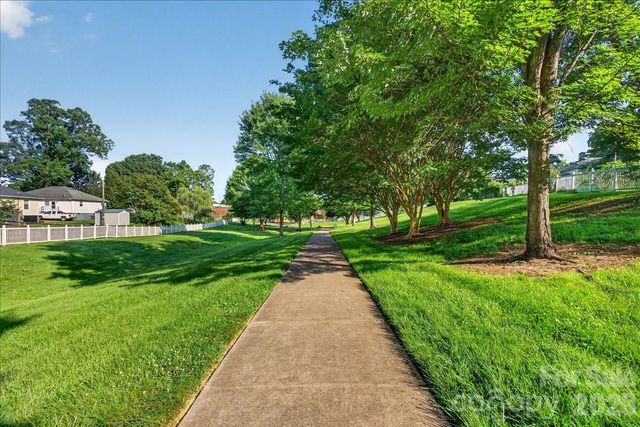 113 Pleasant Street, Belmont, NC 28012