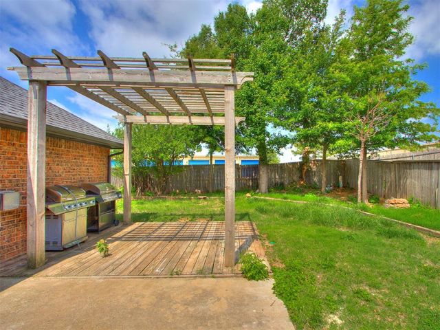 209 Tumbleweed Road, Yukon, OK 73099