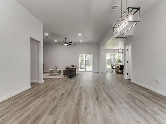 209 Tumbleweed Road, Yukon, OK 73099