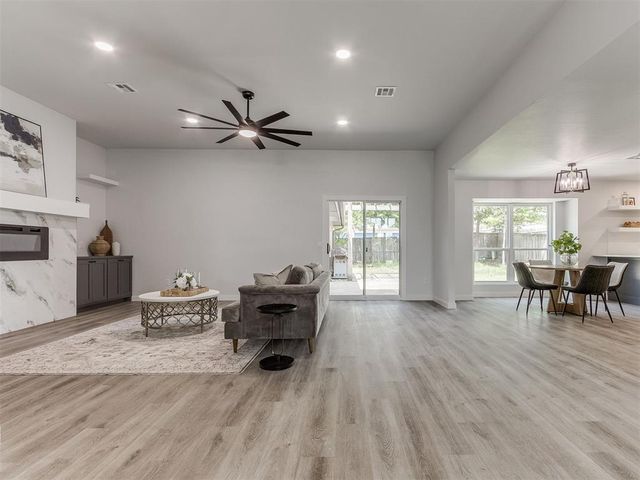 209 Tumbleweed Road, Yukon, OK 73099