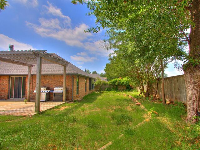 209 Tumbleweed Road, Yukon, OK 73099