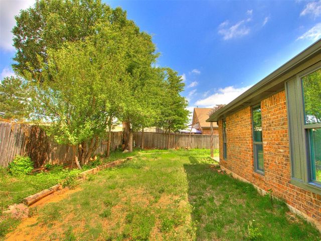 209 Tumbleweed Road, Yukon, OK 73099