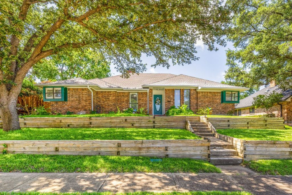 1207 Magnolia Drive, Carrollton, TX 75007