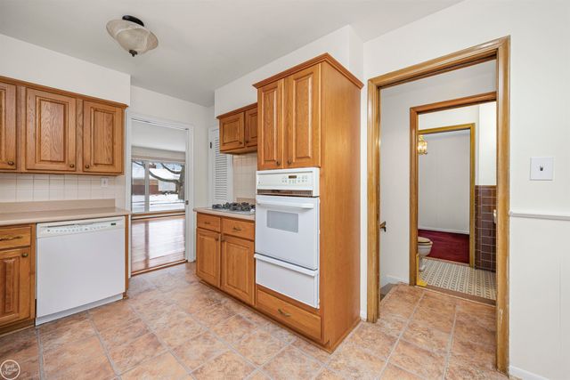 22506 Norcrest Drive, Saint Clair Shores, MI 48080