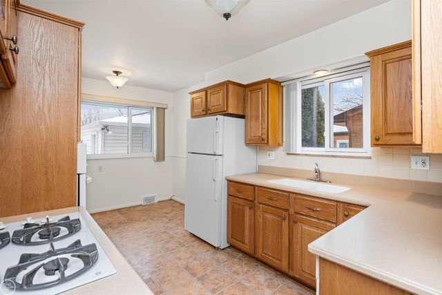 22506 Norcrest Drive, Saint Clair Shores, MI 48080