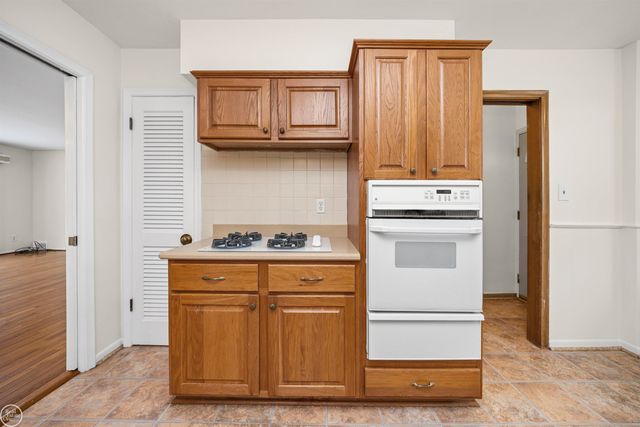 22506 Norcrest Drive, Saint Clair Shores, MI 48080