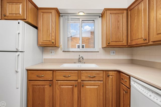 22506 Norcrest Drive, Saint Clair Shores, MI 48080