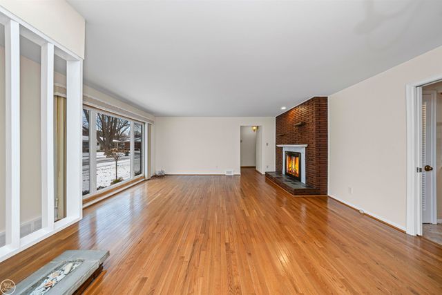 22506 Norcrest Drive, Saint Clair Shores, MI 48080