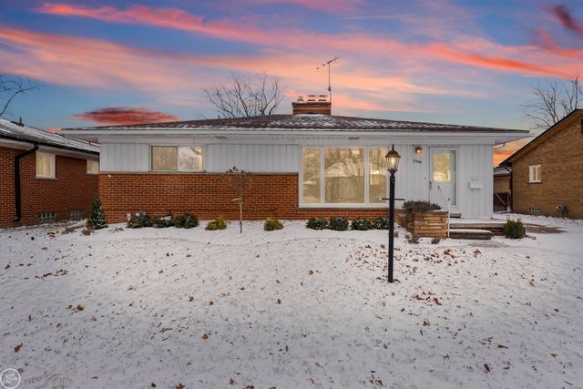 22506 Norcrest Drive, Saint Clair Shores, MI 48080