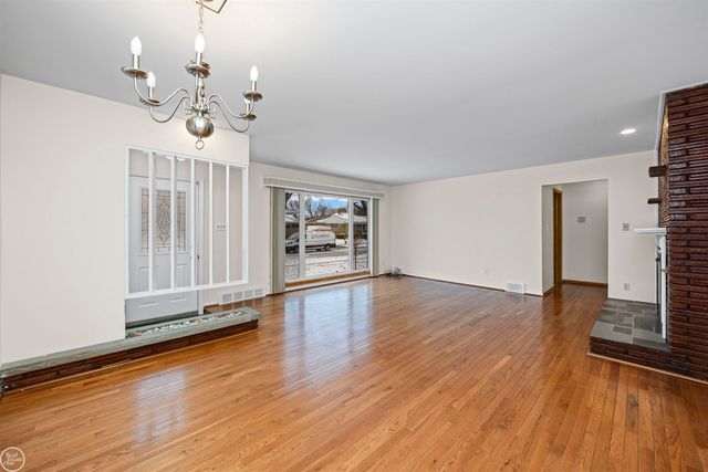 22506 Norcrest Drive, Saint Clair Shores, MI 48080