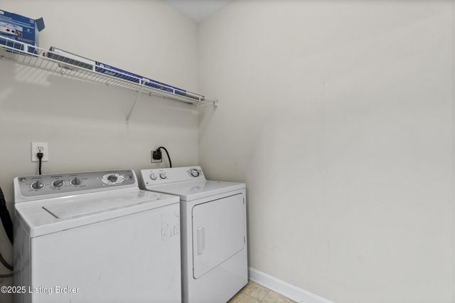 7309 St Andrews Woods Cir 105, Louisville, KY 40214