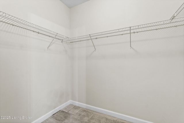 7309 St Andrews Woods Cir 105, Louisville, KY 40214