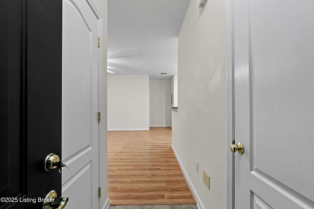 7309 St Andrews Woods Cir 105, Louisville, KY 40214