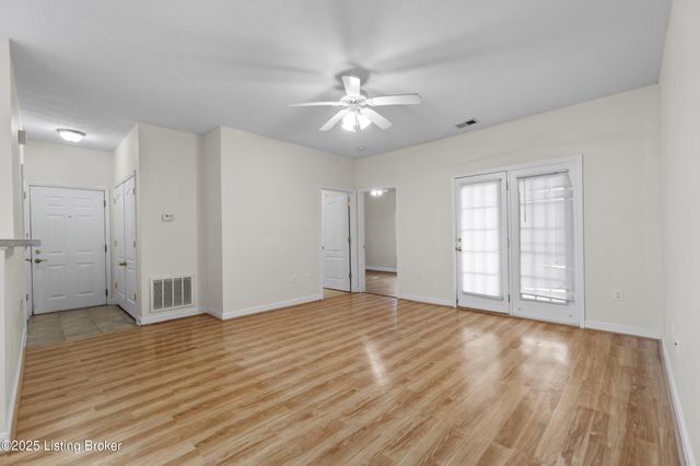 7309 St Andrews Woods Cir 105, Louisville, KY 40214