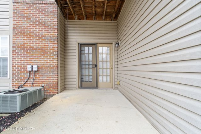 7309 St Andrews Woods Cir 105, Louisville, KY 40214