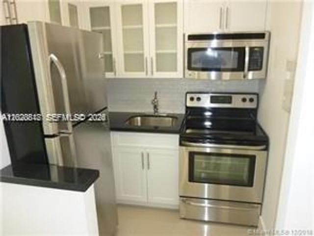 7904 West Dr 1006, North Bay Village, FL 33141