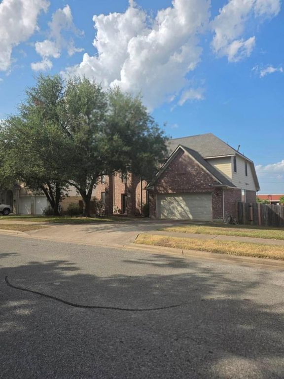 606 Point Run DR, Pflugerville, TX 78660