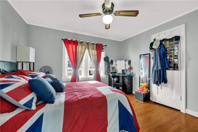 9427 S Utica Avenue, Evergreen Park, IL 60805