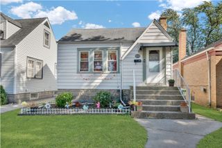 9427 S Utica Avenue, Evergreen Park, IL 60805