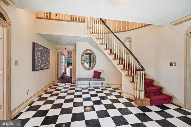 12 COVE RD, Moorestown, NJ 08057