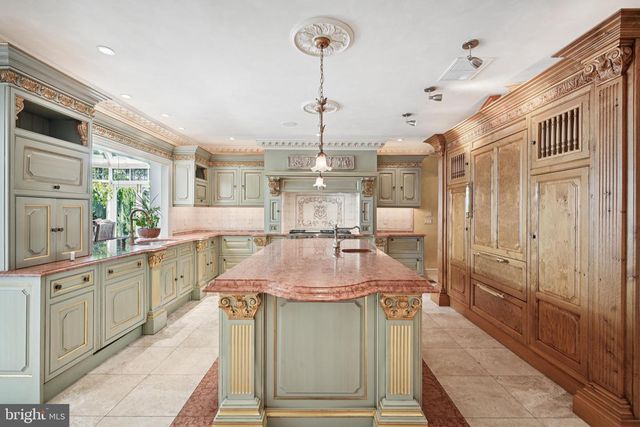 12 COVE RD, Moorestown, NJ 08057