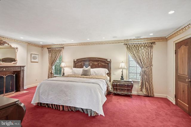 12 COVE RD, Moorestown, NJ 08057