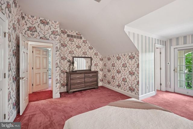 12 COVE RD, Moorestown, NJ 08057