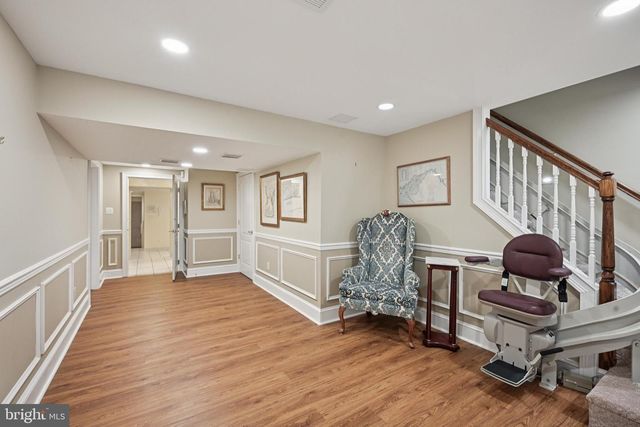 12 COVE RD, Moorestown, NJ 08057