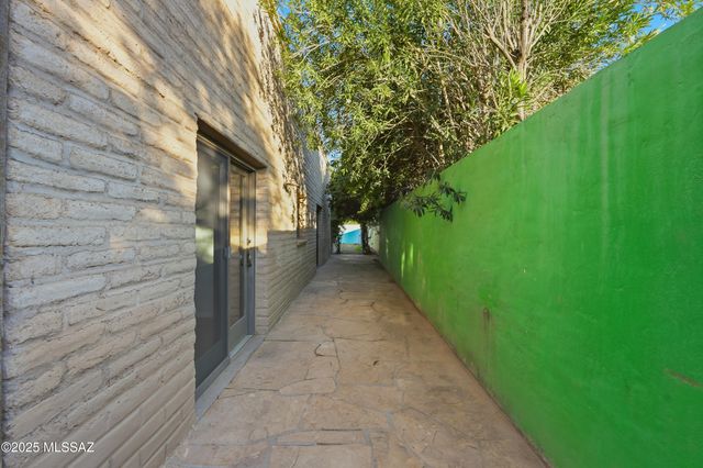 825 S Fremont Avenue, Tucson, AZ 85719