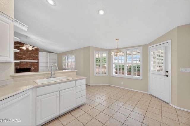 7715 E NEVILLE Avenue, Mesa, AZ 85209