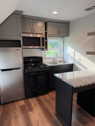 106 W Hull Street 200, Denison, TX 75021
