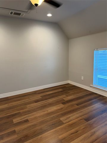 106 W Hull Street 200, Denison, TX 75021