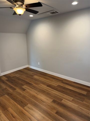 106 W Hull Street 200, Denison, TX 75021