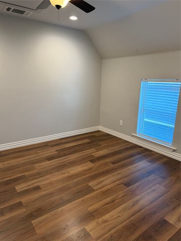 106 W Hull Street 200, Denison, TX 75021