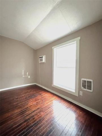 2115 SE 12th Street, Oklahoma City, OK 73129