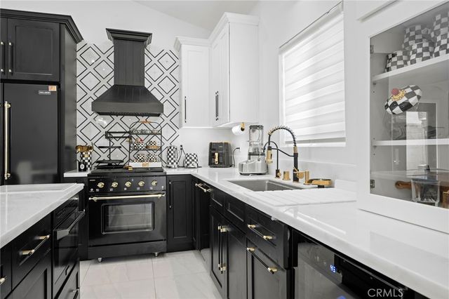 719 Dale Avenue A, Glendale, CA 91202