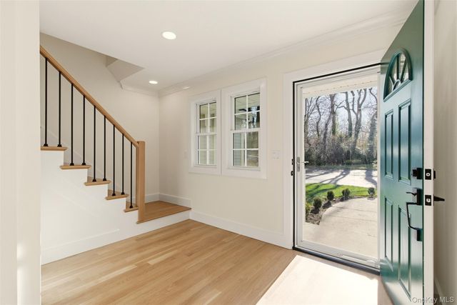 11 Plantation Drive, Hauppauge, NY 11788