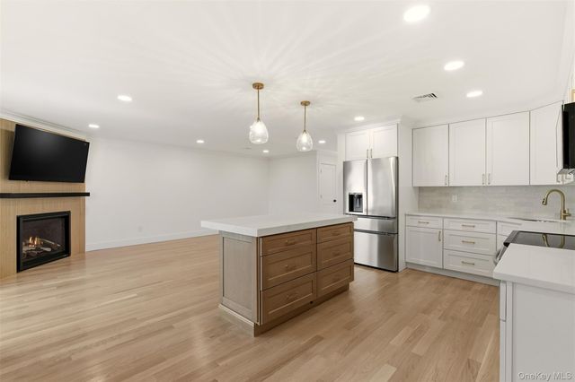 11 Plantation Drive, Hauppauge, NY 11788