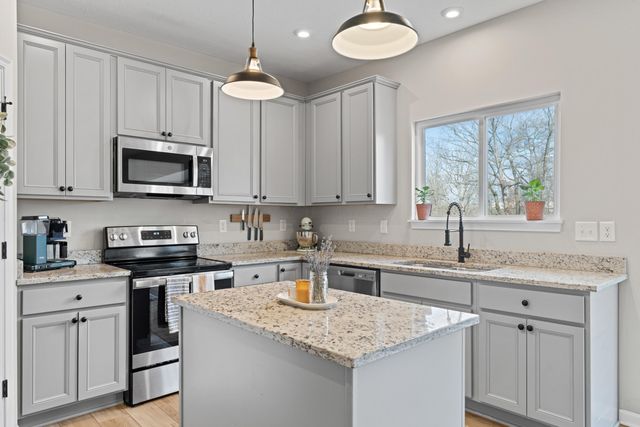 381 Rochdale Run, Delaware, OH 43015